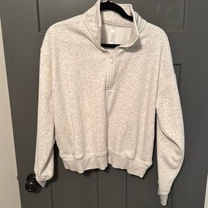 Fabletics quarter zip 
Heathered gray 
Size L